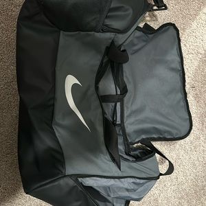 Hardly used gym bag, has a zipper pocket for shoes. Very roomy and convenient!